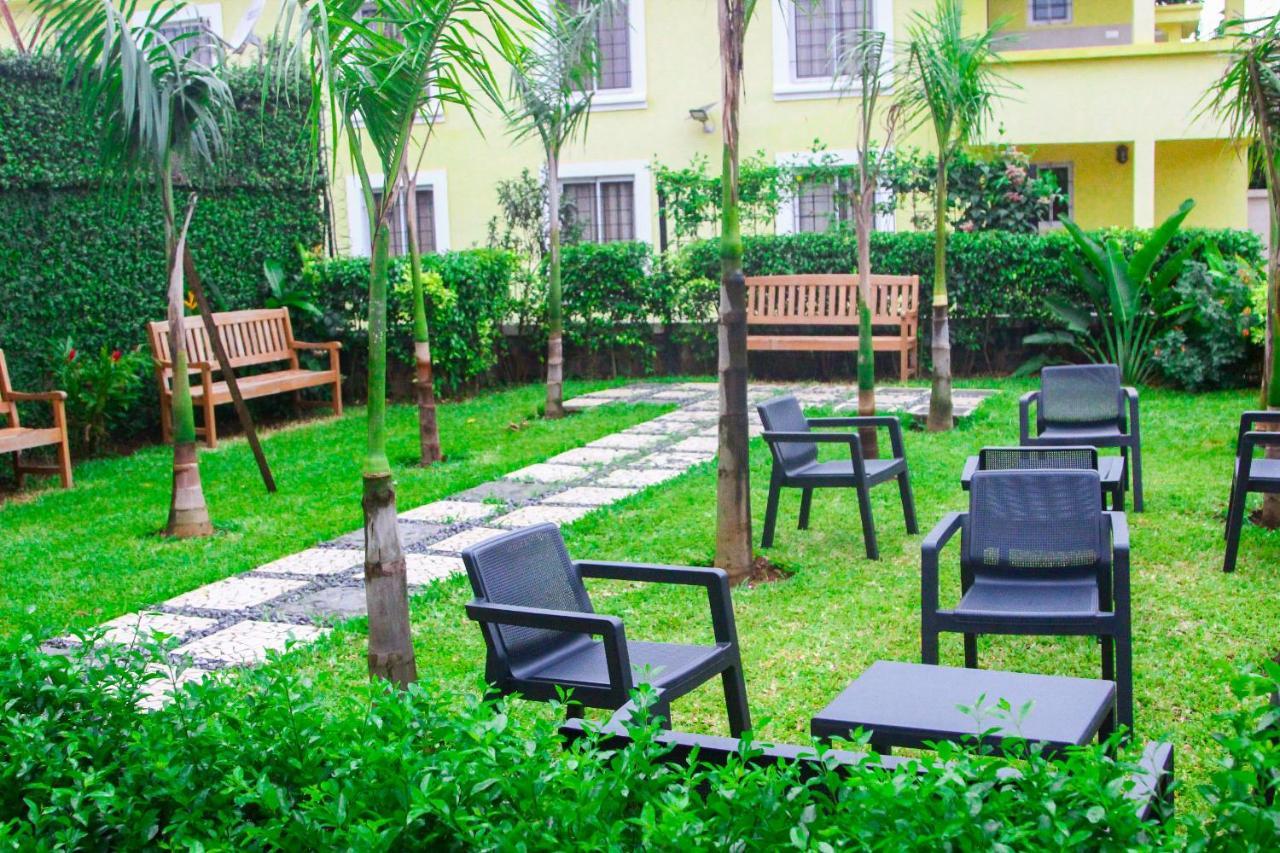 Riad Prince Louis Yaounde Ngoại thất bức ảnh