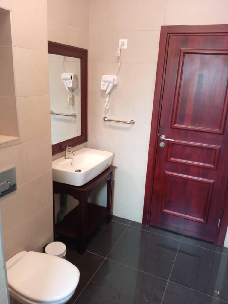 Riad Prince Louis Yaounde Ngoại thất bức ảnh