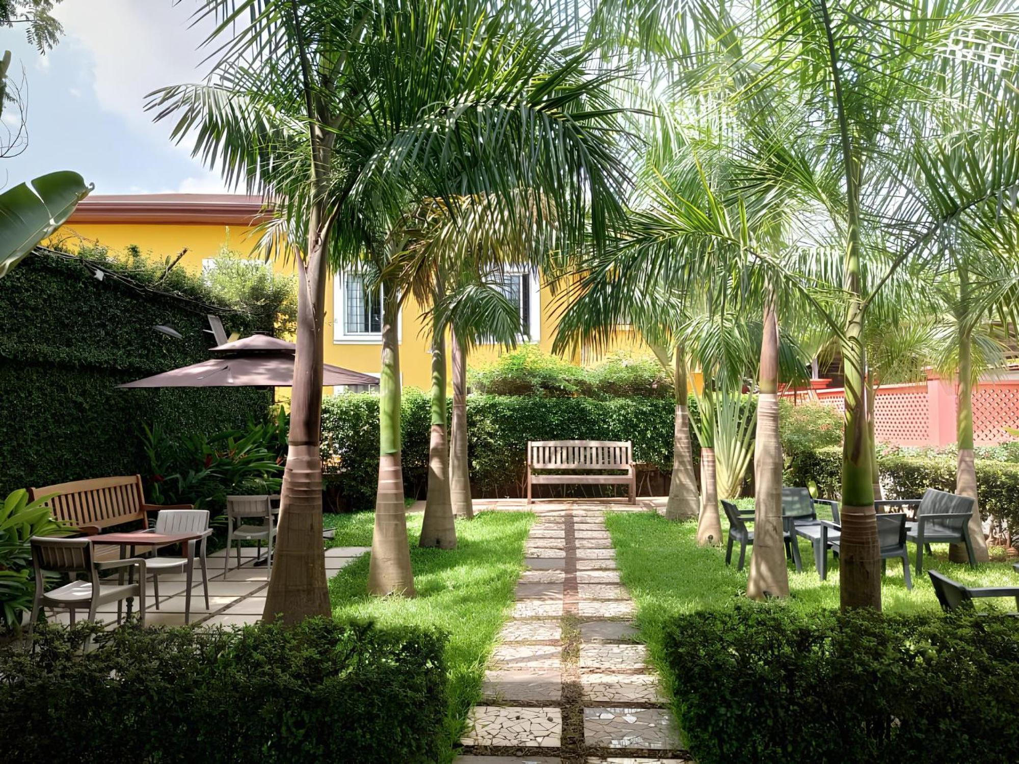 Riad Prince Louis Yaounde Ngoại thất bức ảnh